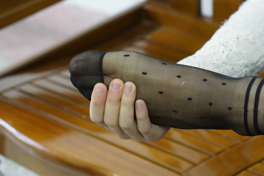 [赤足者] 39码大脚MM初春的短靴 [47P-96MB]