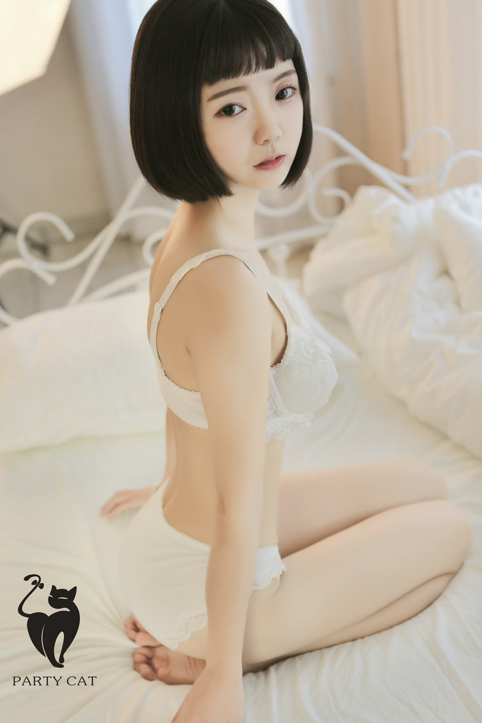 [PartyCat]轰趴猫 2017.11.20 第九刊 安琪拉 [34P332MB]