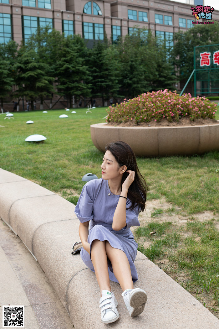 物恋传媒 No.043 湛蓝连衣裙搭配板鞋船袜,知性混搭自然美,耐克板鞋搭配白色船袜 [187P1V-1.28GB]