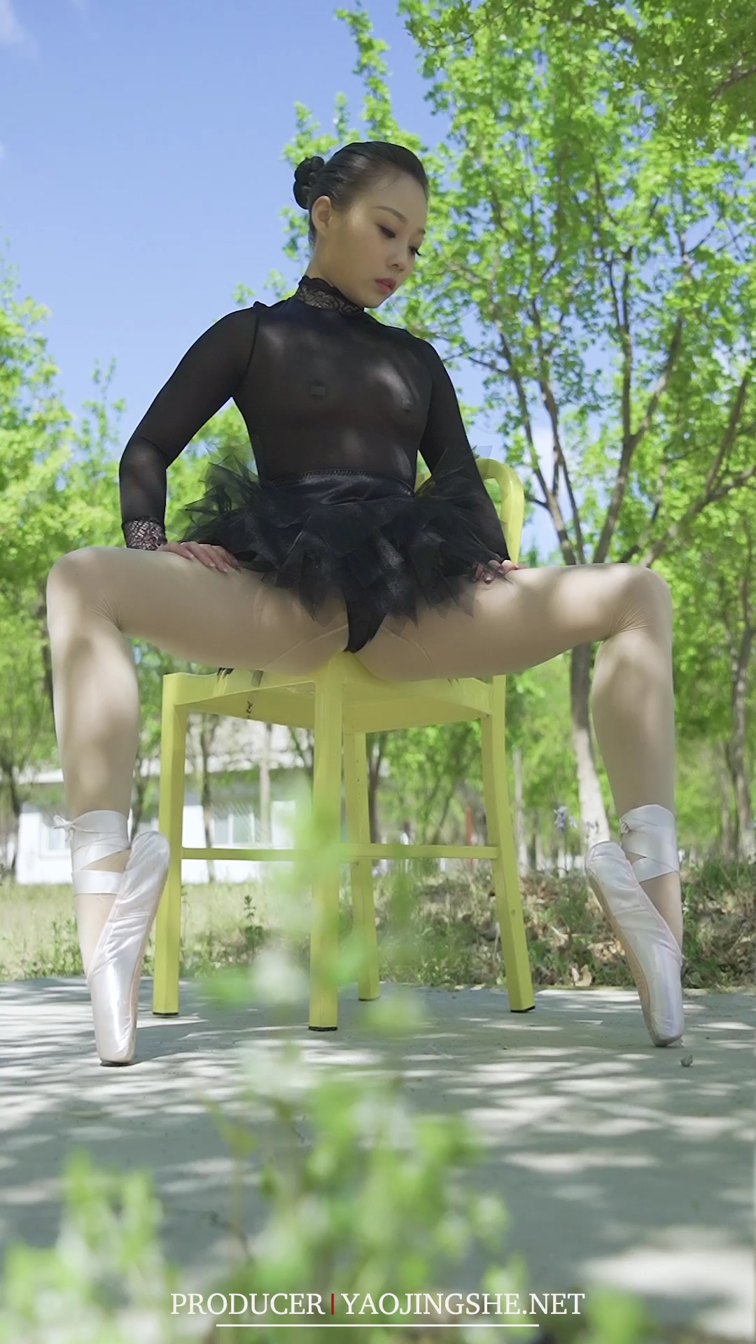 [YAOJINGSHE]妖精社视频 H2019《柒子-林中一字马》[MP4-155MB]