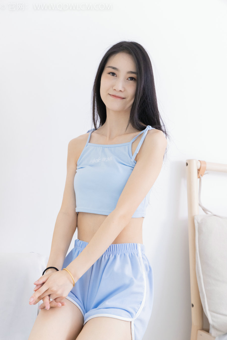 物恋传媒 No.2054 果汁-凉凉月色 [150P1V-4.21GB]