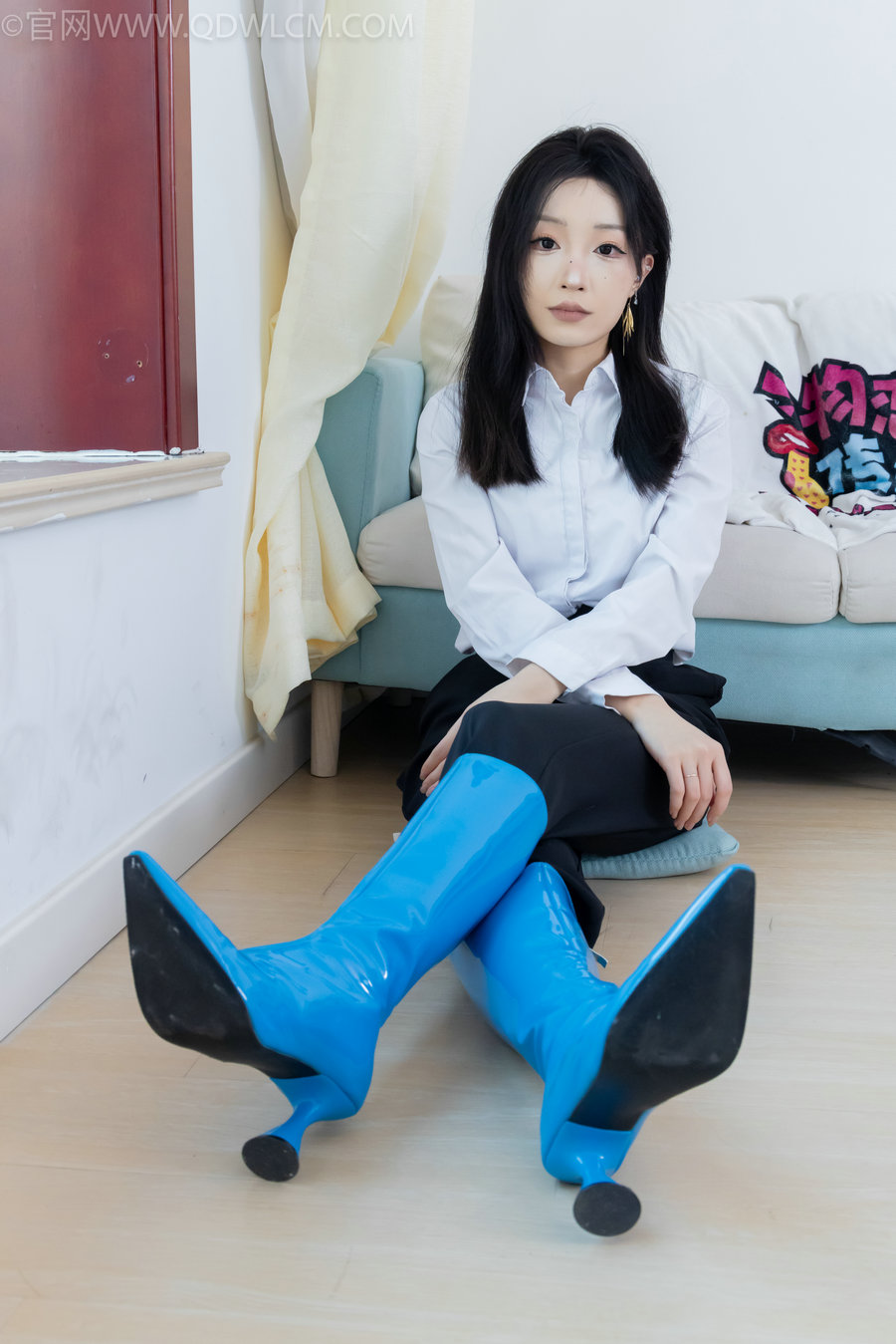 物恋传媒 No.2267 嘟嘟-高跟长靴、薄黑丝 [238P1V-6.75GB]