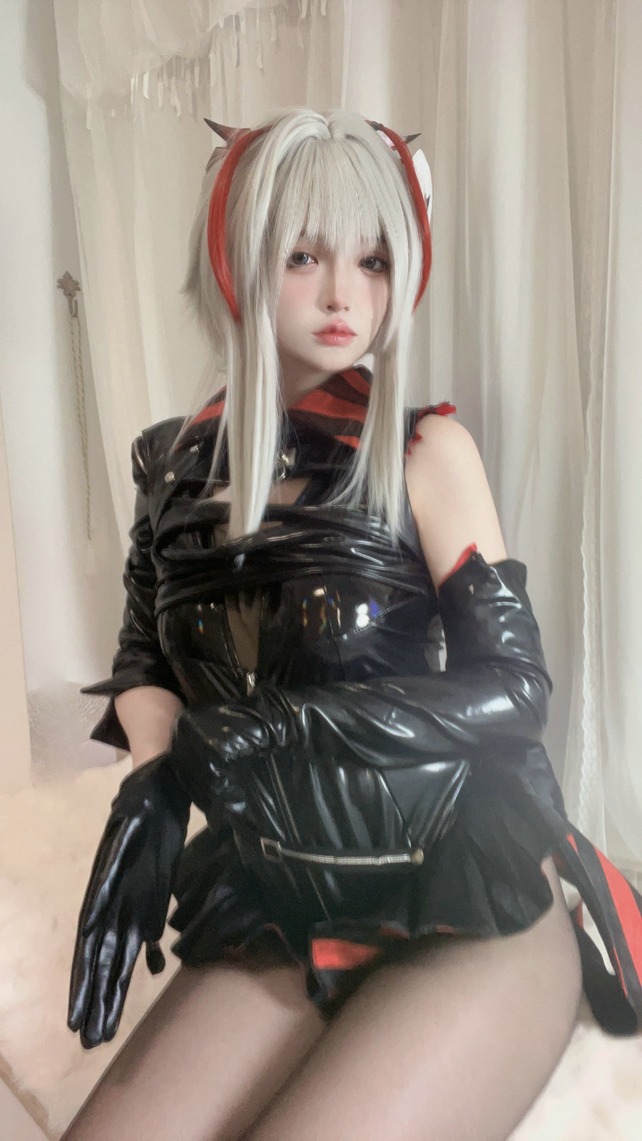 疯猫ss - 明日方舟 W [33P-166MB]