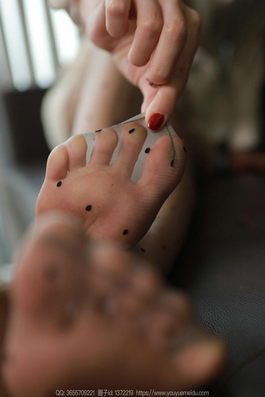 IESS异思趣向 - 模特：团团《灰色波点（上）》[91P-75MB]