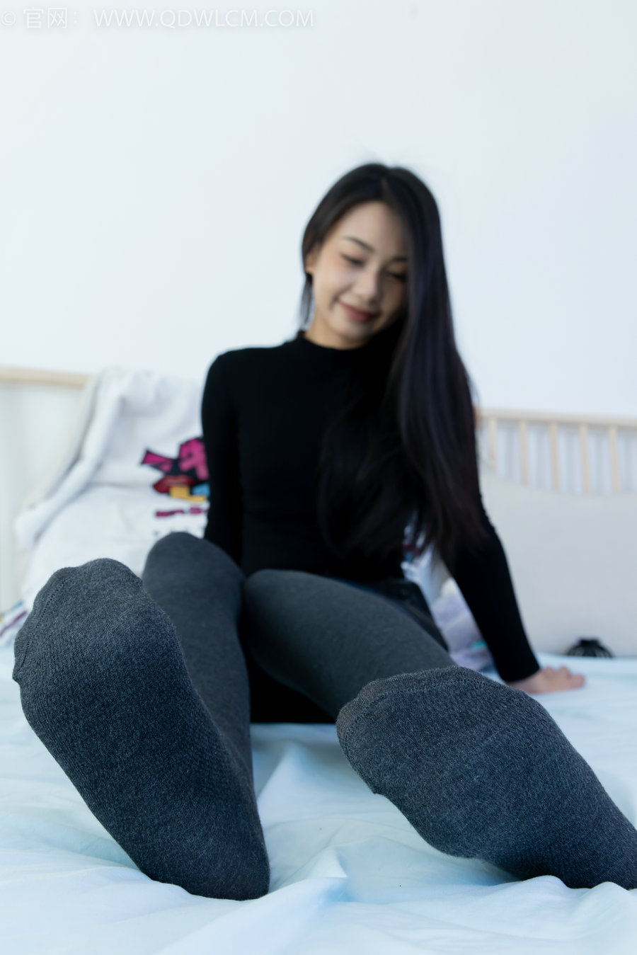 物恋传媒 No.2313 岚岚-高跟鞋、厚灰丝 [180P1V-4.09GB]