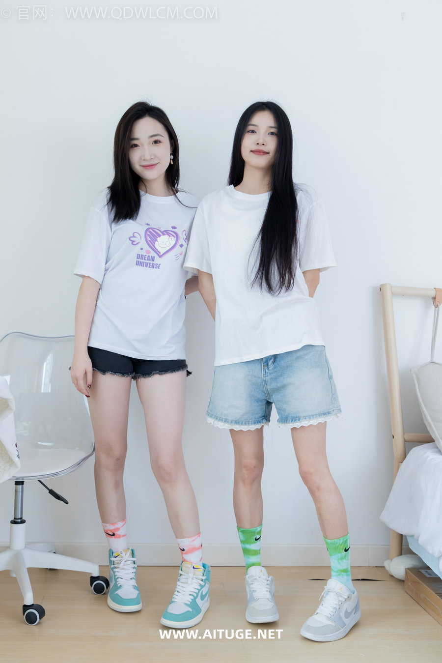 物恋传媒 No.2345 茯苓恬恬-两双板鞋、红棉袜、绿棉袜、裸足 [165P1V-5.50GB]