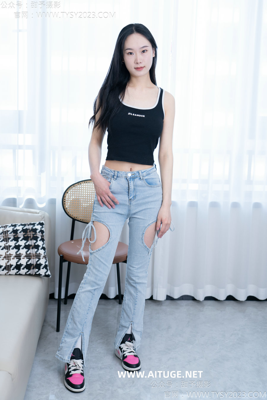 甜予摄影 No.181 小容-板鞋、白棉袜、裸足 [130P2V-9.83GB]