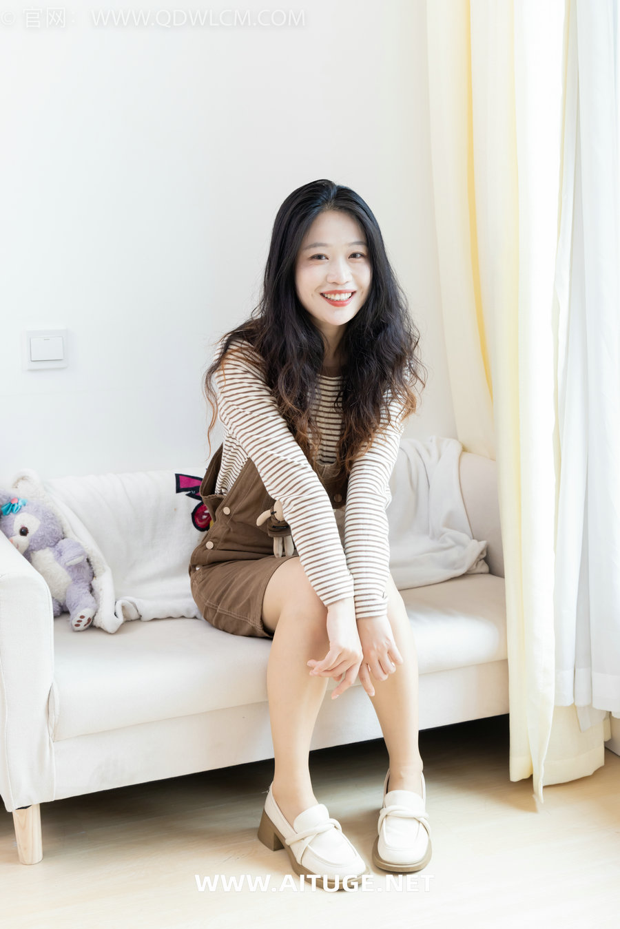 物恋传媒 No.2388 小紫-皮鞋、薄肉丝大腿袜 [160P1V-3.28GB]