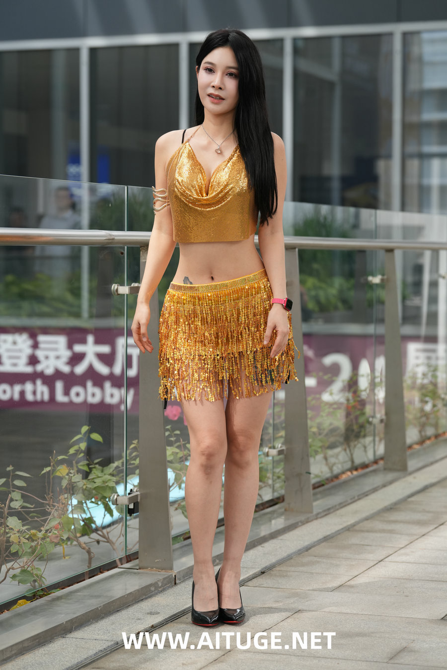 精选街拍视频 No.9276 金色套装裙 [76P-2.67GB]