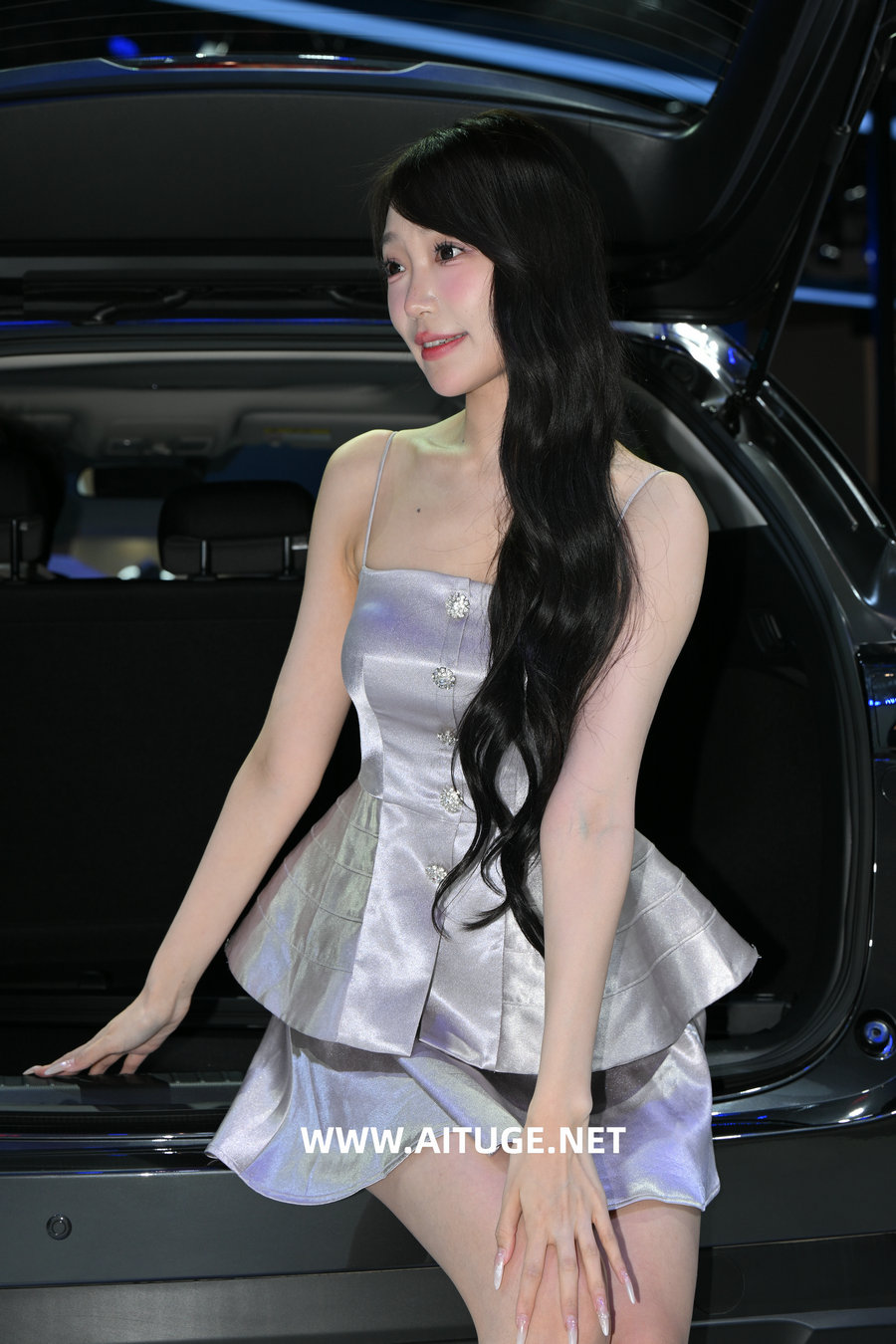 精选街拍视频 No.9337 可爱银色连衣裙 [100P-1.79GB]