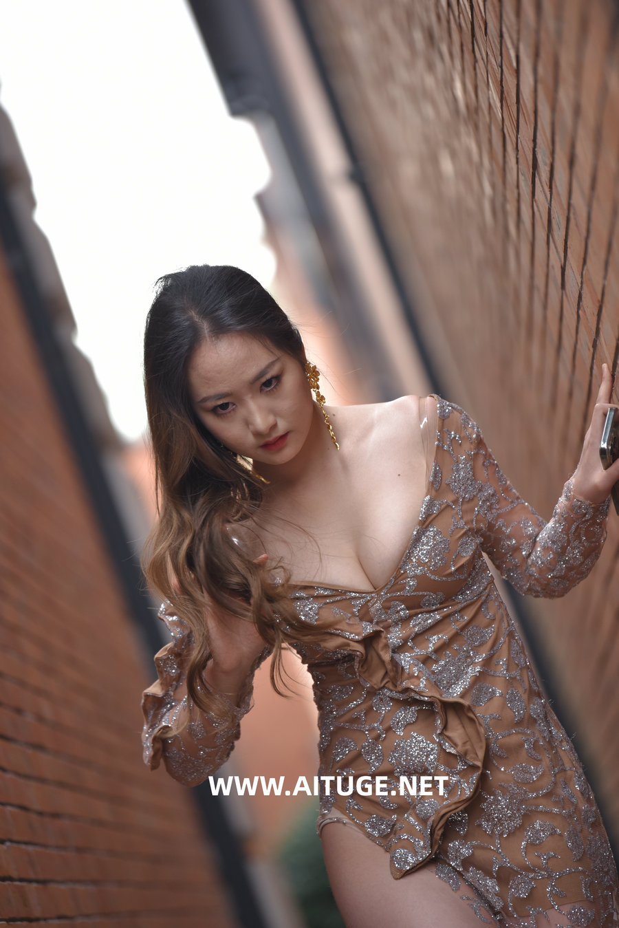 精选街拍视频 No.9370 迷人亮片裙 [108P-2.07GB]