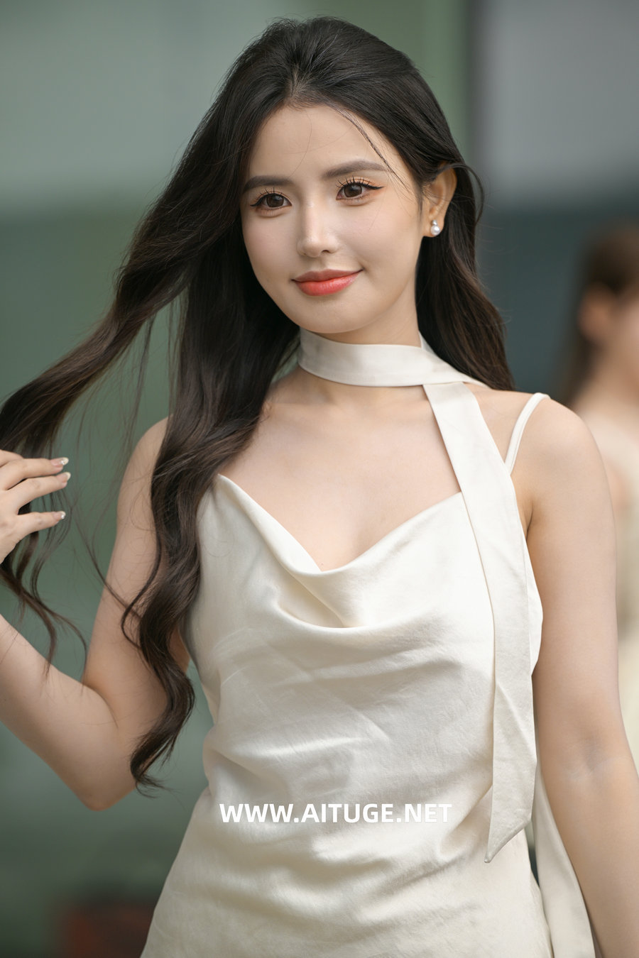 精选街拍视频 No.9420 非常之白嫩 [217P-4.27GB]