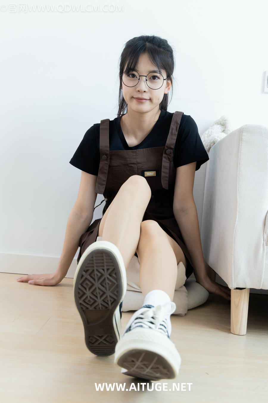 物恋传媒 No.2483 茯苓-帆布鞋、白棉袜、薄肉丝 [171P1V-3.66GB]