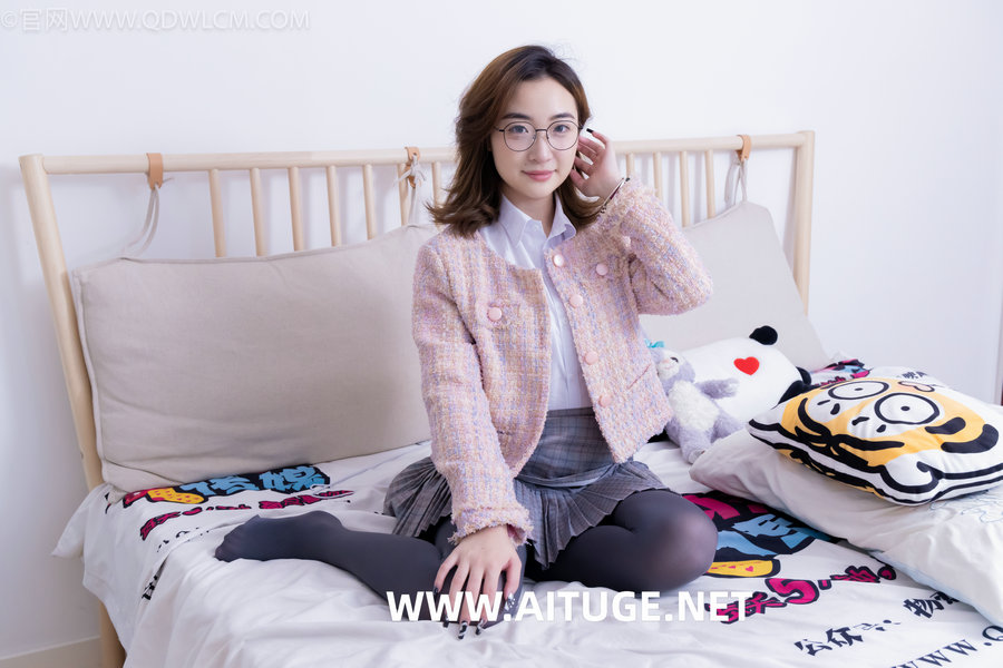 物恋传媒 No.2487 恬恬-高跟鞋、厚灰丝、老头乐挠脚剧情 [152P-4.73GB]