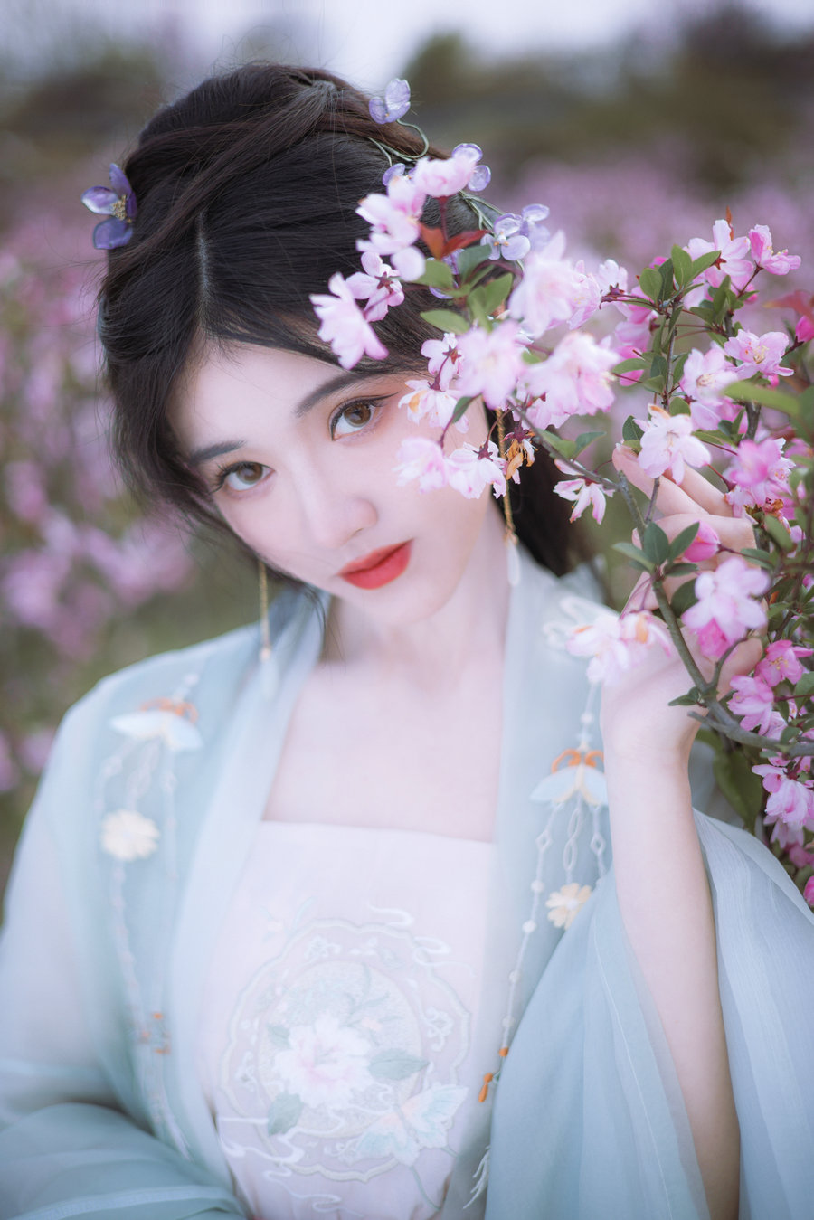 [YITUYU]艺图语 2025.06.09 春来时 当初叫人家小田田 [17P-375MB]