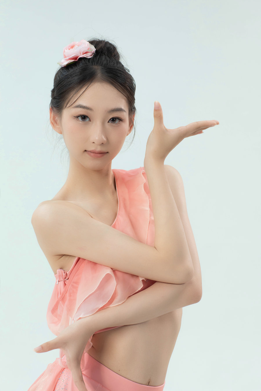 [YITUYU]艺图语 2025.06.14 跳傣舞的少女 小桃儿酱 [16P-86MB]