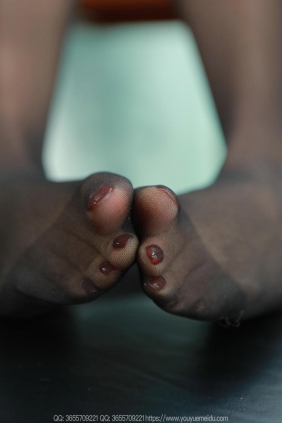 IESS异思趣向 - 模特：婉萍《肉肉紫色》[74P-71MB]