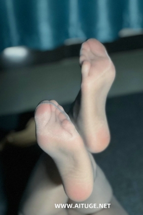 白龙猫女 - 梨形灰丝 [29P5V-41MB]