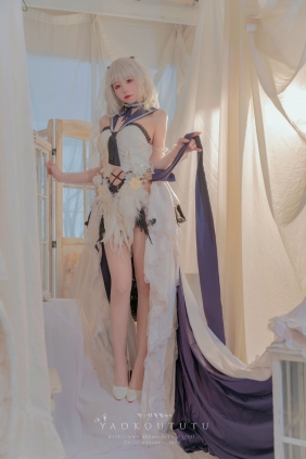 咬一口兔娘 - 梳妆的大小姐 可畏 [57P-924MB]