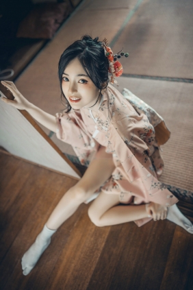 辰辰 - 怀春少女 [151P-301MB]