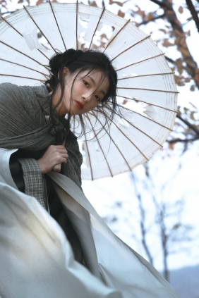 [YITUYU]艺图语 2025.06.29 风又起，叶落地 二一芝 [19P-384MB]