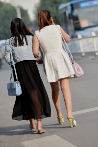 白裙美女 肉丝凉高 [10P]