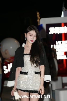 精选街拍视频 No.9280 小香风黑白搭配 [173P-3.99GB]