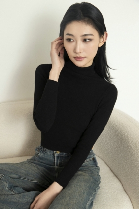 [YITUYU]艺图语 2025.05.28 黑色毛衣 PENG [23P-359MB]