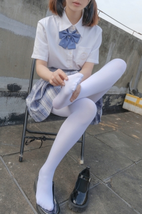 森萝财团写真 - 月下005 小夜 白丝 真空80D [74P1V-2.04GB]