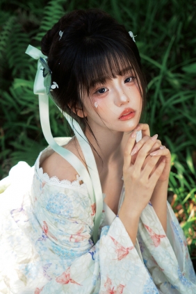 [YITUYU]艺图语 2025.05.29 阳光是盛夏的动脉 小欣一一 [13P-64MB]