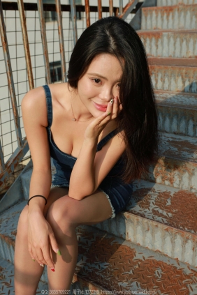 IESS异思趣向 - 模特：兔兔《美式辣妹》[82P-110MB]