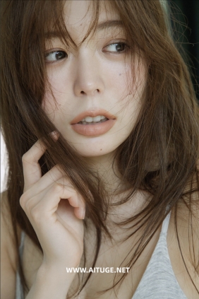 水瀬琴音 - お腹いっぱいです [10P66MB]