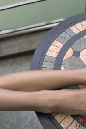 [MussGirl]慕丝女郎视频 No.030 蒙面美少女官官黑色连衣短裙超薄灰丝室外展...