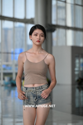 精选街拍视频 No.9442 牛仔短裤美腿 [136P-2.19GB]