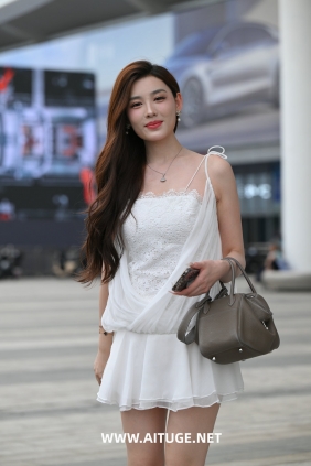 精选街拍视频 No.9380 白裙美腿凉高美女 [130P-2.20GB]