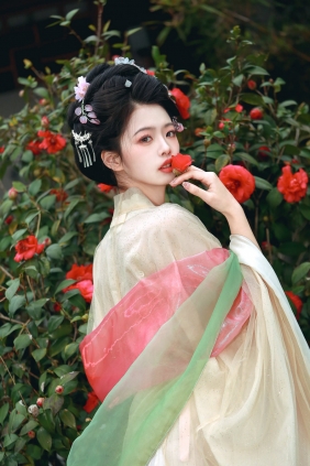 [YITUYU]艺图语 2025.06.01 山茶花神 肥肥 [13P-165MB]