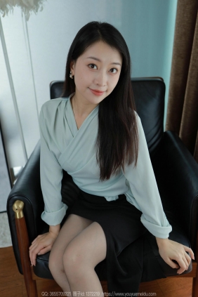 IESS异思趣向 - 模特：小婕《灰色丝》[87P-74MB]